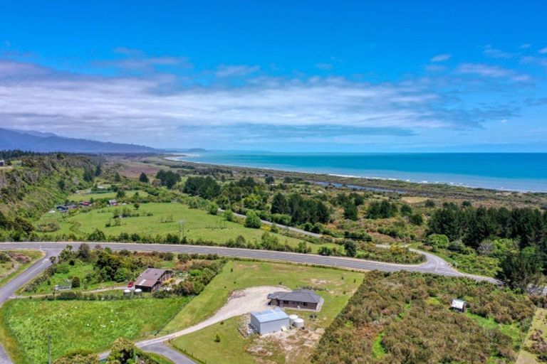 Photo of property in 14 Butlers Road, Ruatapu, Hokitika, 7883