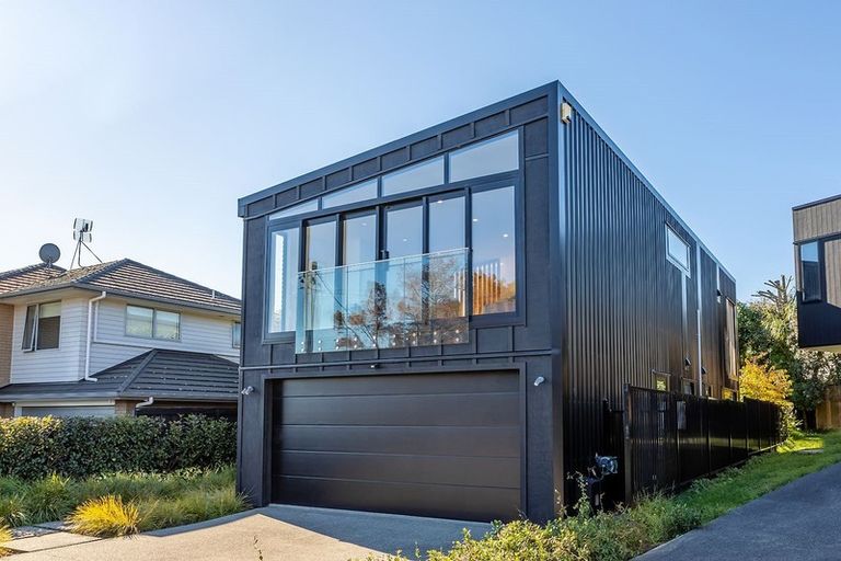 Photo of property in 26 Wicklow Road, Narrow Neck, Auckland, 0622