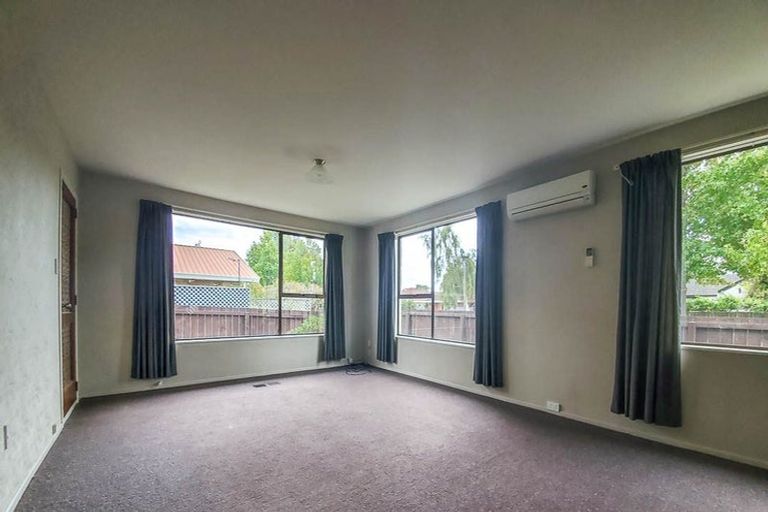 Photo of property in 1/19 Wakelin Place, Redwood, Christchurch, 8051
