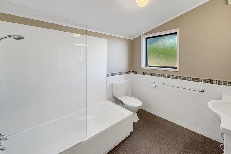 Photo of property in 24 Wairere Road, Bastia Hill, Whanganui, 4500