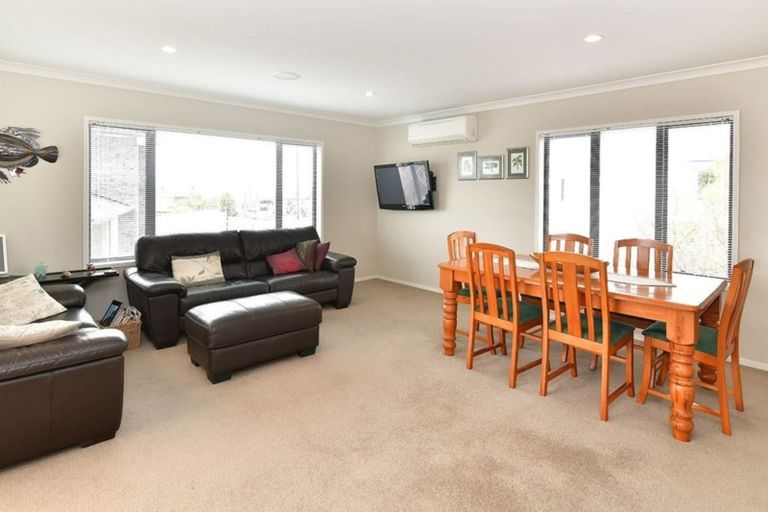 Photo of property in 7 Spyglass Street, Red Beach, 0932