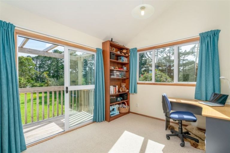 Photo of property in 164 Motu Road, Kumeu, 0891