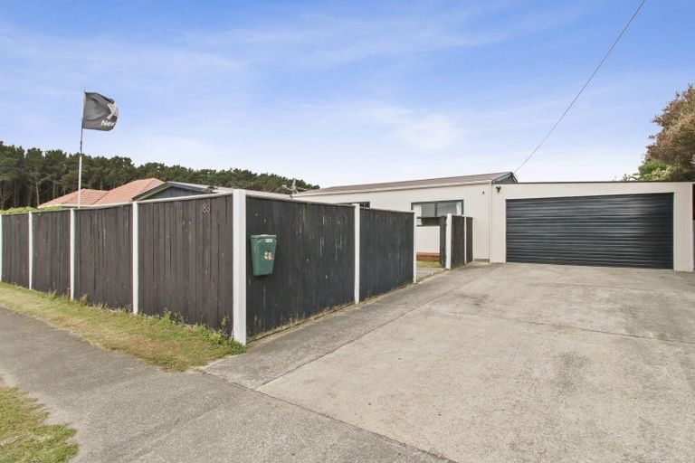 Photo of property in 83 Nash Parade, Foxton Beach, Foxton, 4815