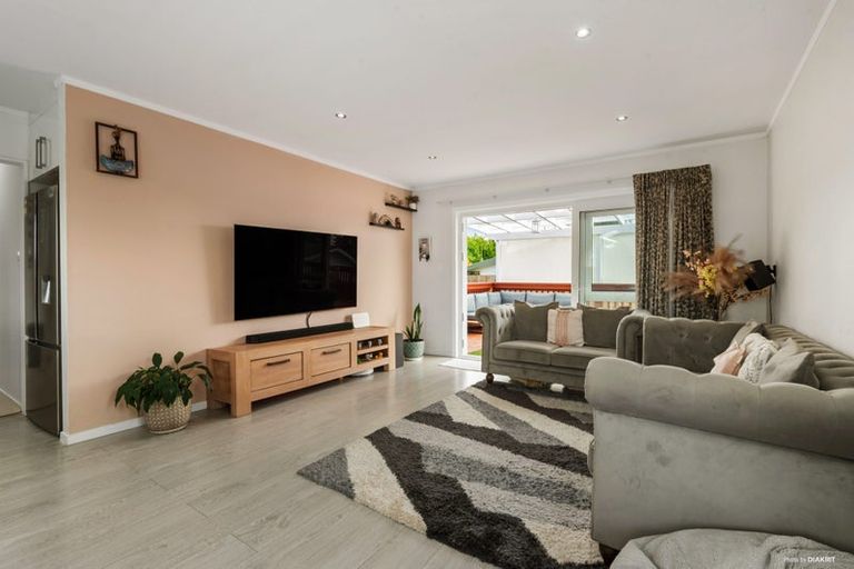 Photo of property in 4/94 Lynwood Road, New Lynn, Auckland, 0600