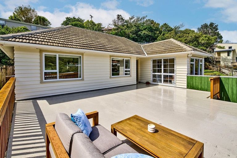 Photo of property in 55 Chester Road, Tawa, Wellington, 5028