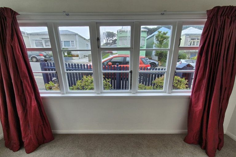 Photo of property in 7 Herald Terrace, Berhampore, Wellington, 6023