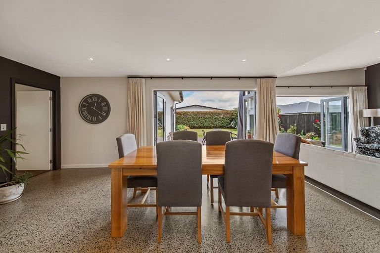 Photo of property in 9 Crown Close, Prebbleton, 7604