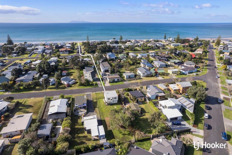 Photo of property in 48 Hillview Road, Waihi Beach, 3611
