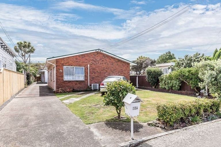 Photo of property in 32 Whites Line West, Woburn, Lower Hutt, 5010