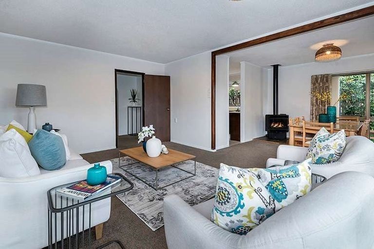 Photo of property in 33 Jillteresa Crescent, Half Moon Bay, Auckland, 2012