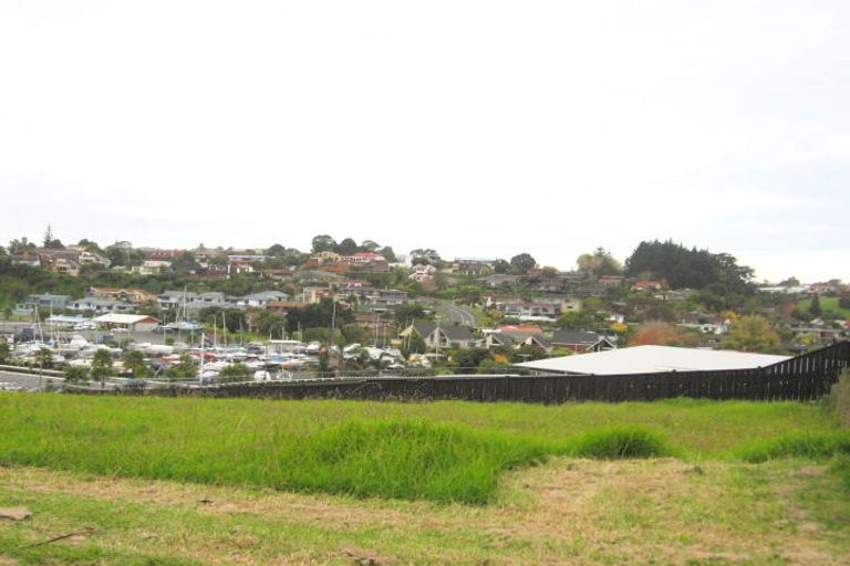 Photo of property in 80 Compass Way, Half Moon Bay, Auckland, 2012