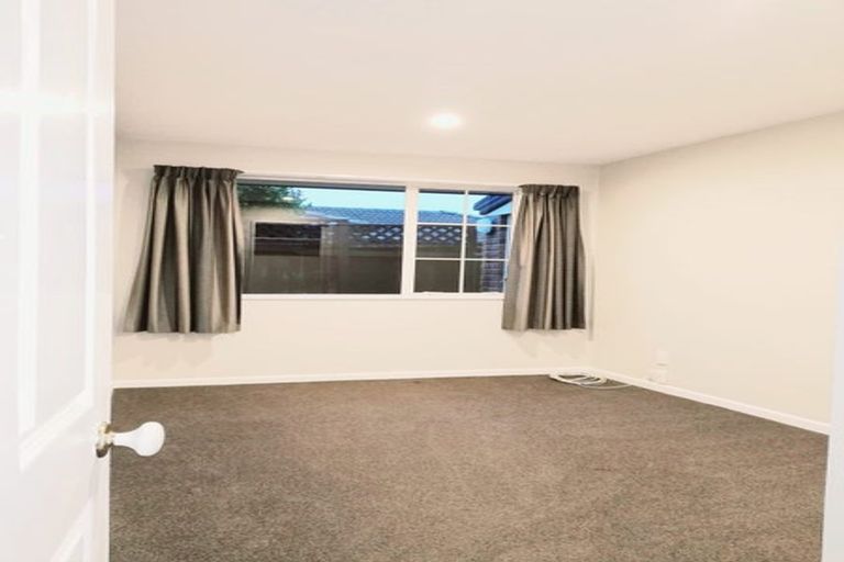 Photo of property in 70a Hounslow Street, Ilam, Christchurch, 8041