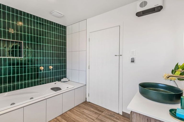 Photo of property in 73 Bentley Street, Russley, Christchurch, 8042