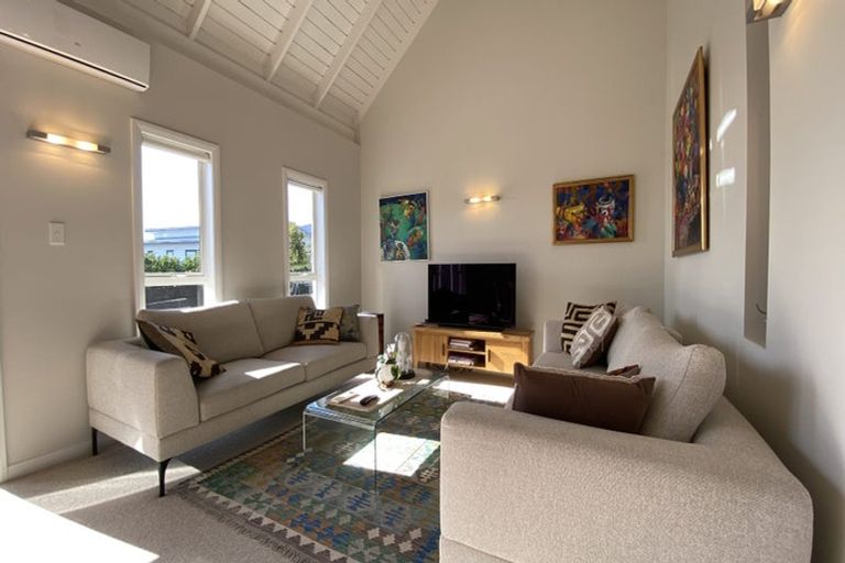 Photo of property in 49b Shanaway Rise, Hillcrest, Auckland, 0627