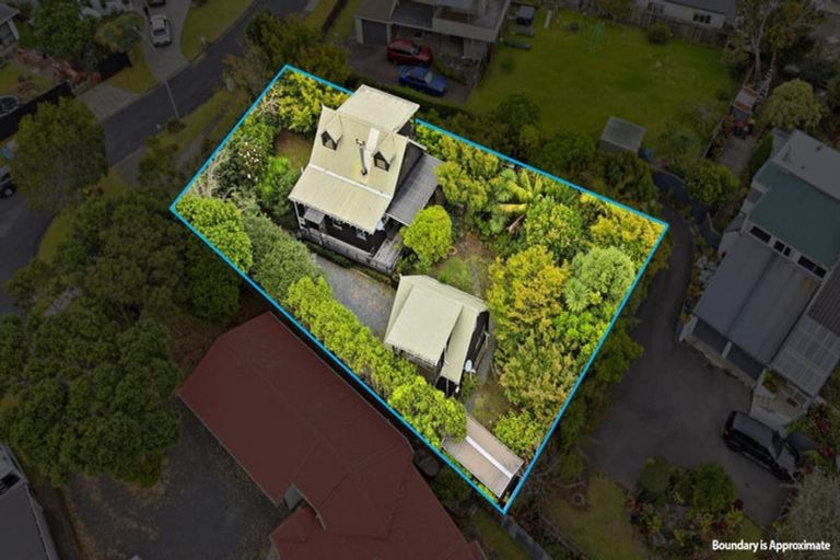 Photo of property in 4 Millen Place, Clarks Beach, 2122