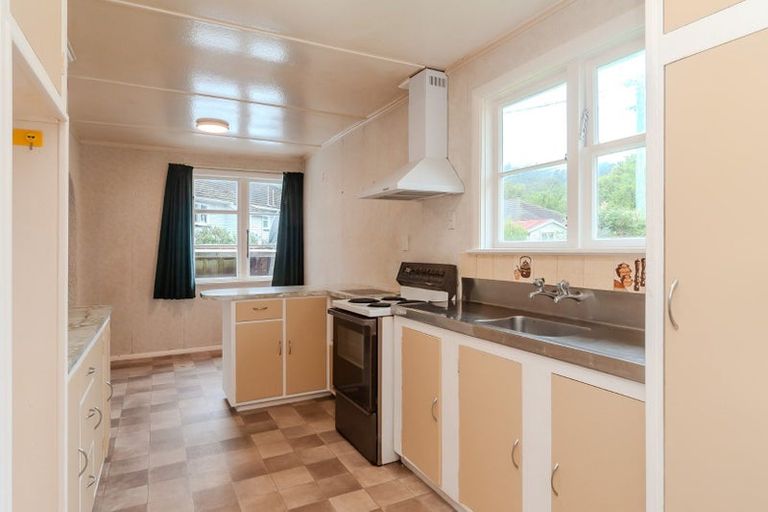 Photo of property in 32 Harris Street, Naenae, Lower Hutt, 5011