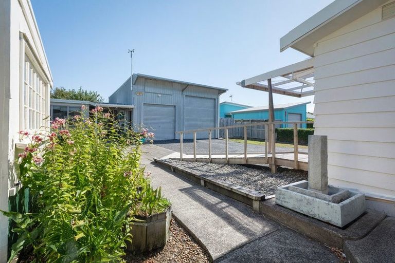 Photo of property in 29 Roretana Drive, Athenree, Katikati, 3177