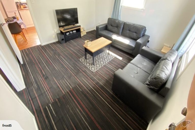 Photo of property in 45 Oxford Street, Lyttelton, 8082