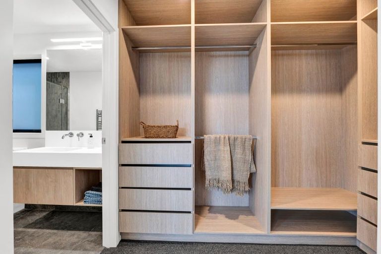 Photo of property in 7c Strandon Place, Strandon, New Plymouth, 4312