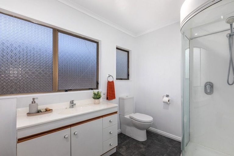 Photo of property in 46 David Crescent, Karori, Wellington, 6012