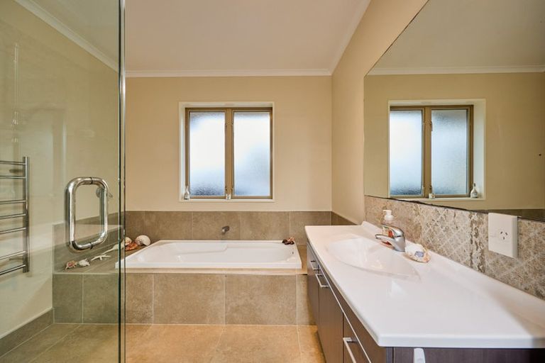 Photo of property in 16 Titoki Drive, Kaikoura Flat, Kaikoura, 7371