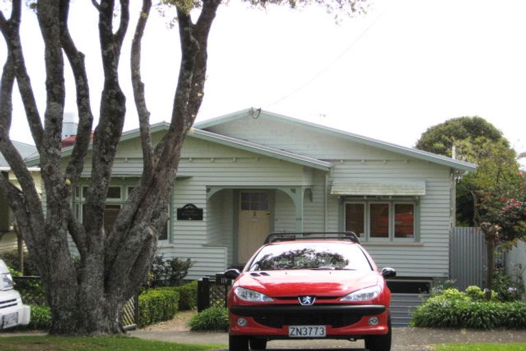 Photo of property in 119 Pendarves Street, New Plymouth, 4312