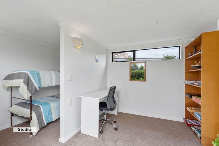 Photo of property in 13 Atua Street, Waikanae Beach, Waikanae, 5036