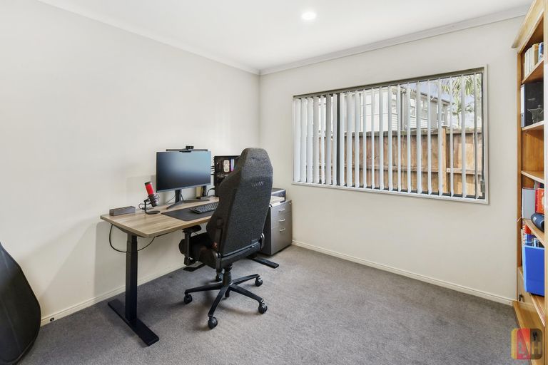 Photo of property in 13 Girvan Terrace, Wattle Downs, Auckland, 2103