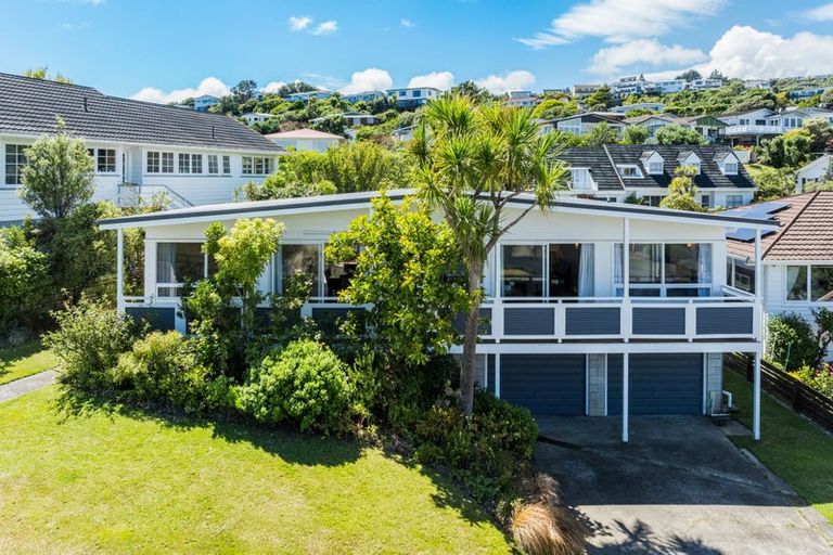 Photo of property in 9 Annan Grove, Papakowhai, Porirua, 5024