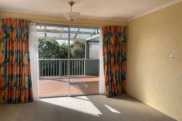 Photo of property in 5 The Crest, Sunnyhills, Auckland, 2010