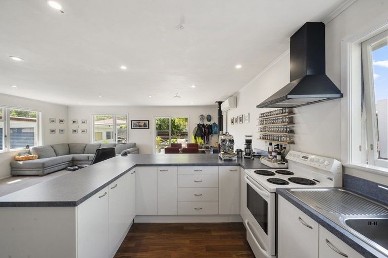 Photo of property in 44 Momona Street, Wainuiomata, Lower Hutt, 5014