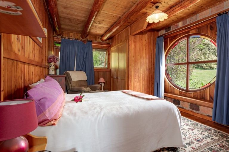 Photo of property in 50 Council Hill Road, Little River, 7591