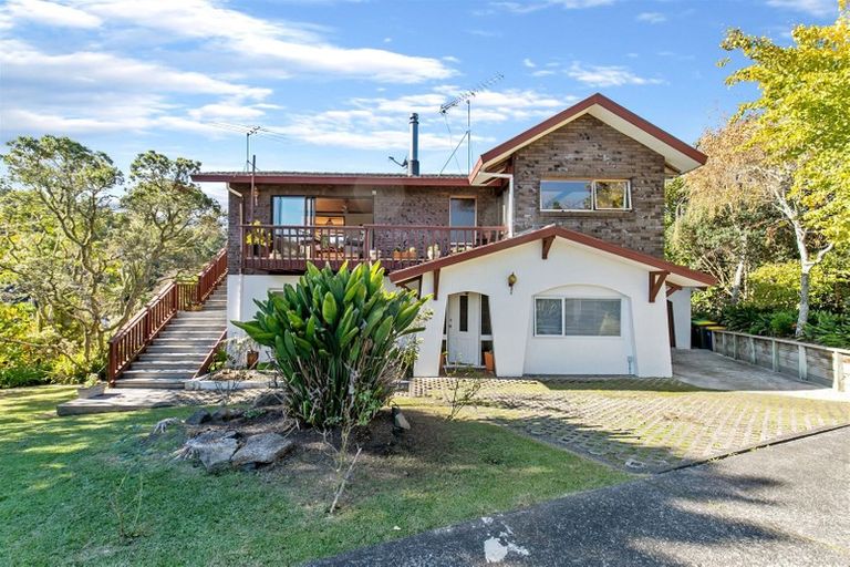 Photo of property in 73a Island Bay Road, Beach Haven, Auckland, 0626