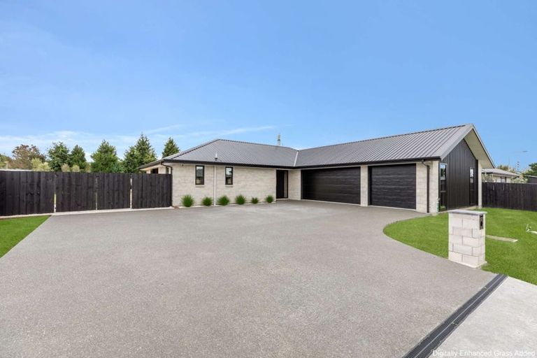 Photo of property in 2 Hunter Lane, Amberley, 7410