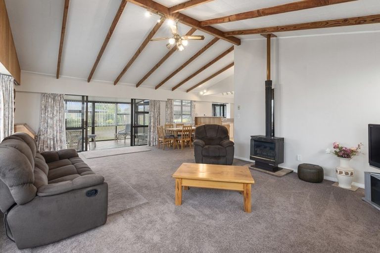 Photo of property in 4 Nikau Place, Otaki, 5512