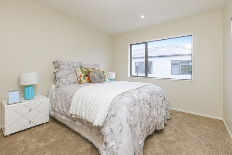 Photo of property in 8/43 Clevedon Road, Papakura, 2110