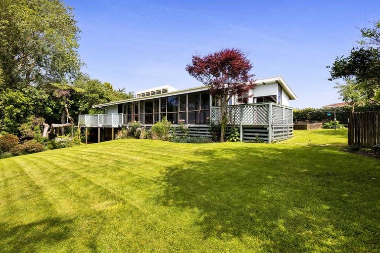 Photo of property in 4 Quin Crescent, Hawera, 4610