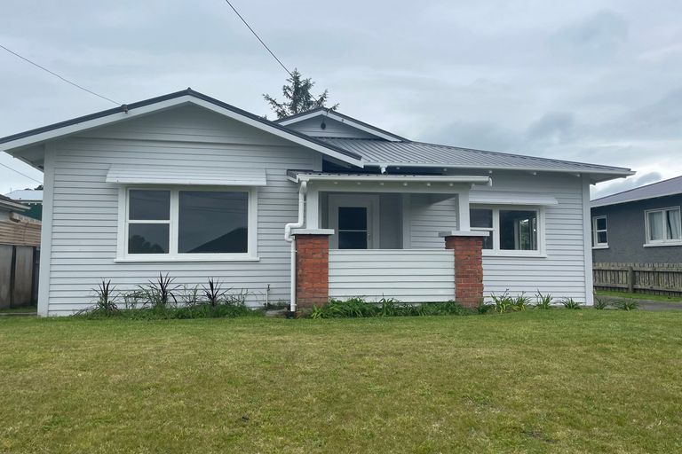 Photo of property in 16 Duigan Street, Gonville, Whanganui, 4501