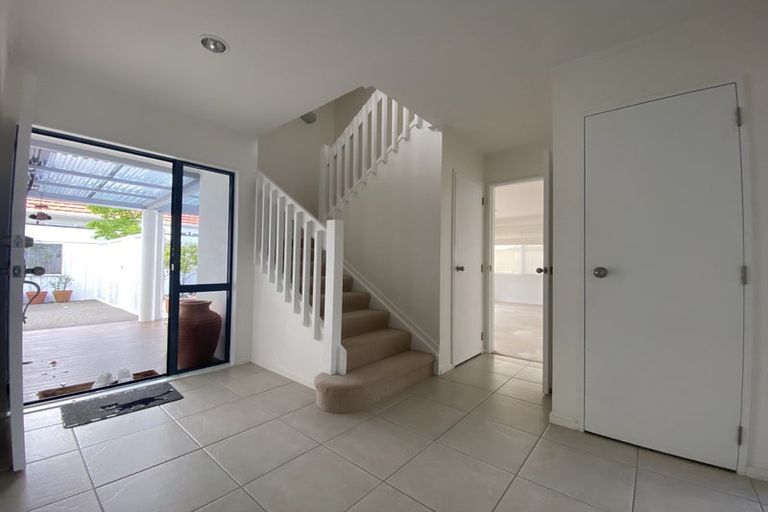 Photo of property in 2/90 Nile Road, Milford, Auckland, 0620