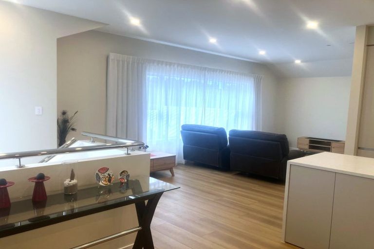 Photo of property in 49 Chamberlain Road, Massey, Auckland, 0614