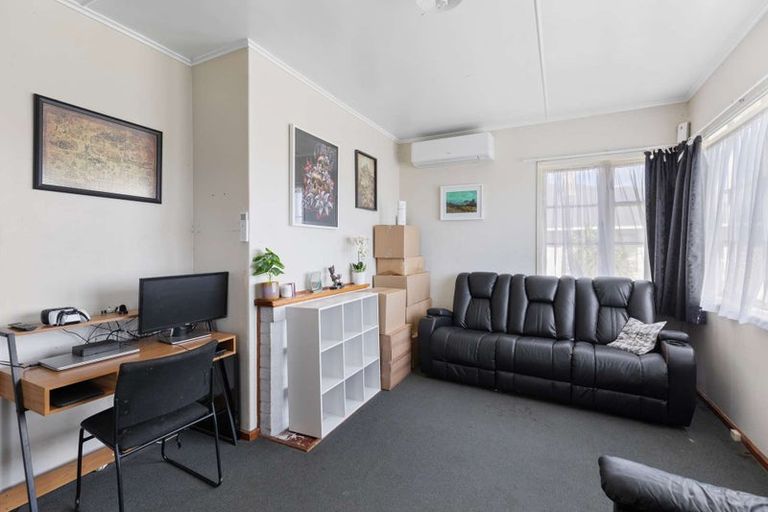 Photo of property in 75 Swiss Avenue, Gonville, Whanganui, 4501