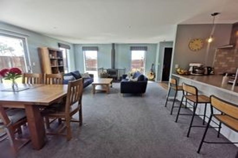 Photo of property in 8 Awarua Road, Pegasus, 7612