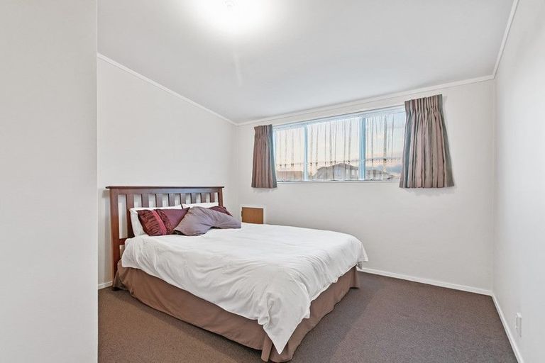 Photo of property in 235 Hill Road, The Gardens, Auckland, 2105