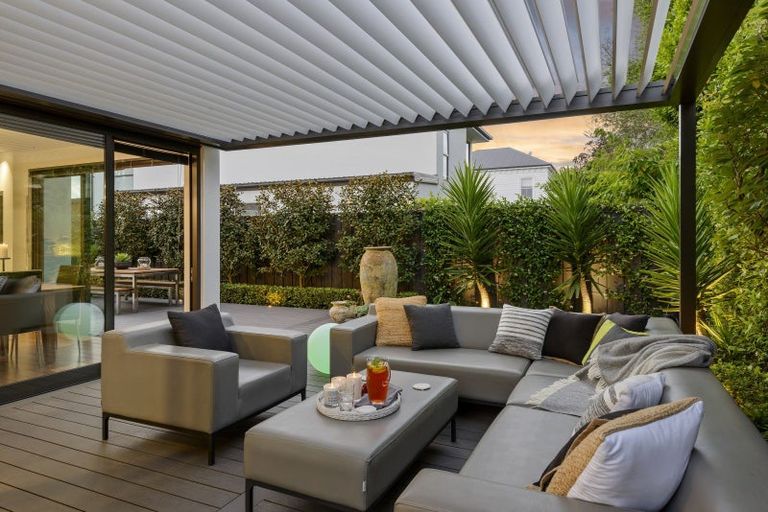 Photo of property in 51 Innes Road, St Albans, Christchurch, 8052