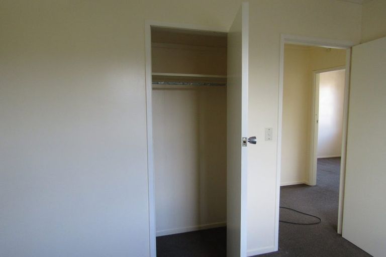 Photo of property in 1/12 Vonnell Place, Birkdale, Auckland, 0626