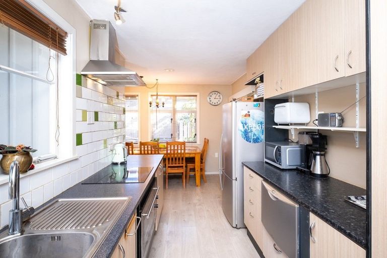 Photo of property in 2 Jarvis Place, Taradale, Napier, 4112