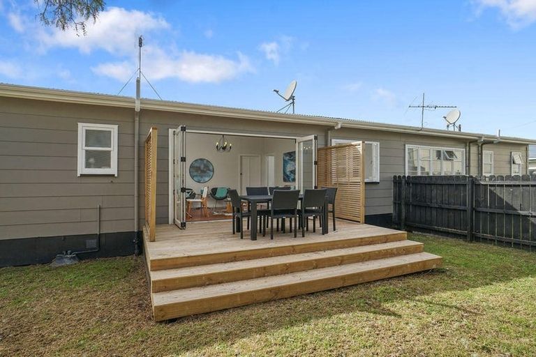 Photo of property in 696 Te Atatu Road, Te Atatu Peninsula, Auckland, 0610