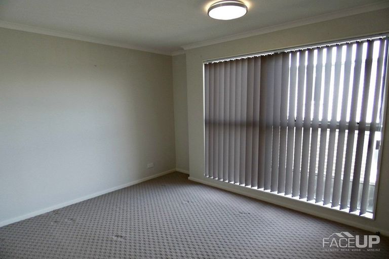 Photo of property in 11 Vincent Lane, Hobsonville, Auckland, 0616