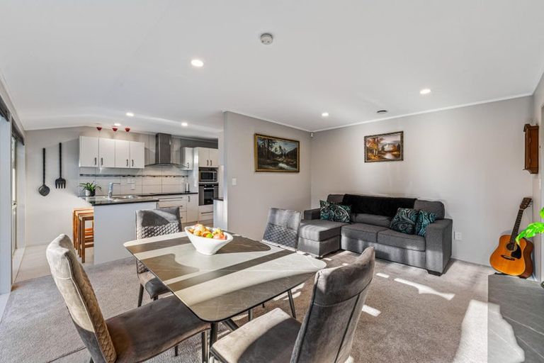 Photo of property in 129b Parrs Cross Road, Glen Eden, Auckland, 0612