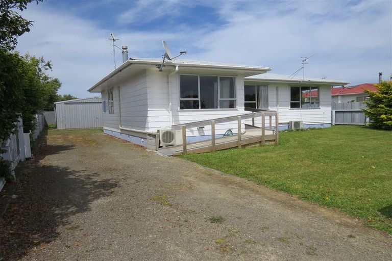 Photo of property in 32 Heather Street, Levin, 5510